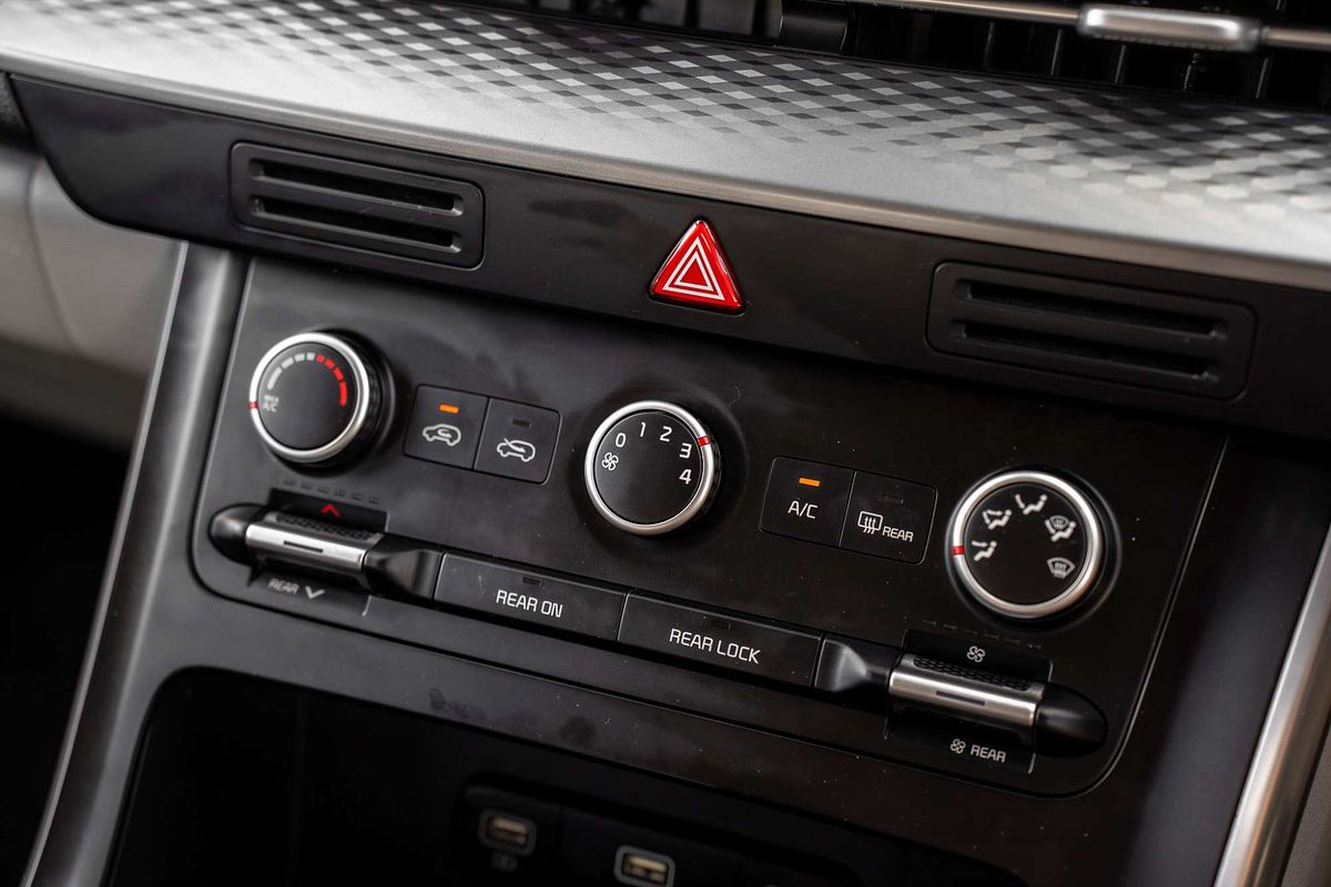 2022 Kia Carnival S KA4