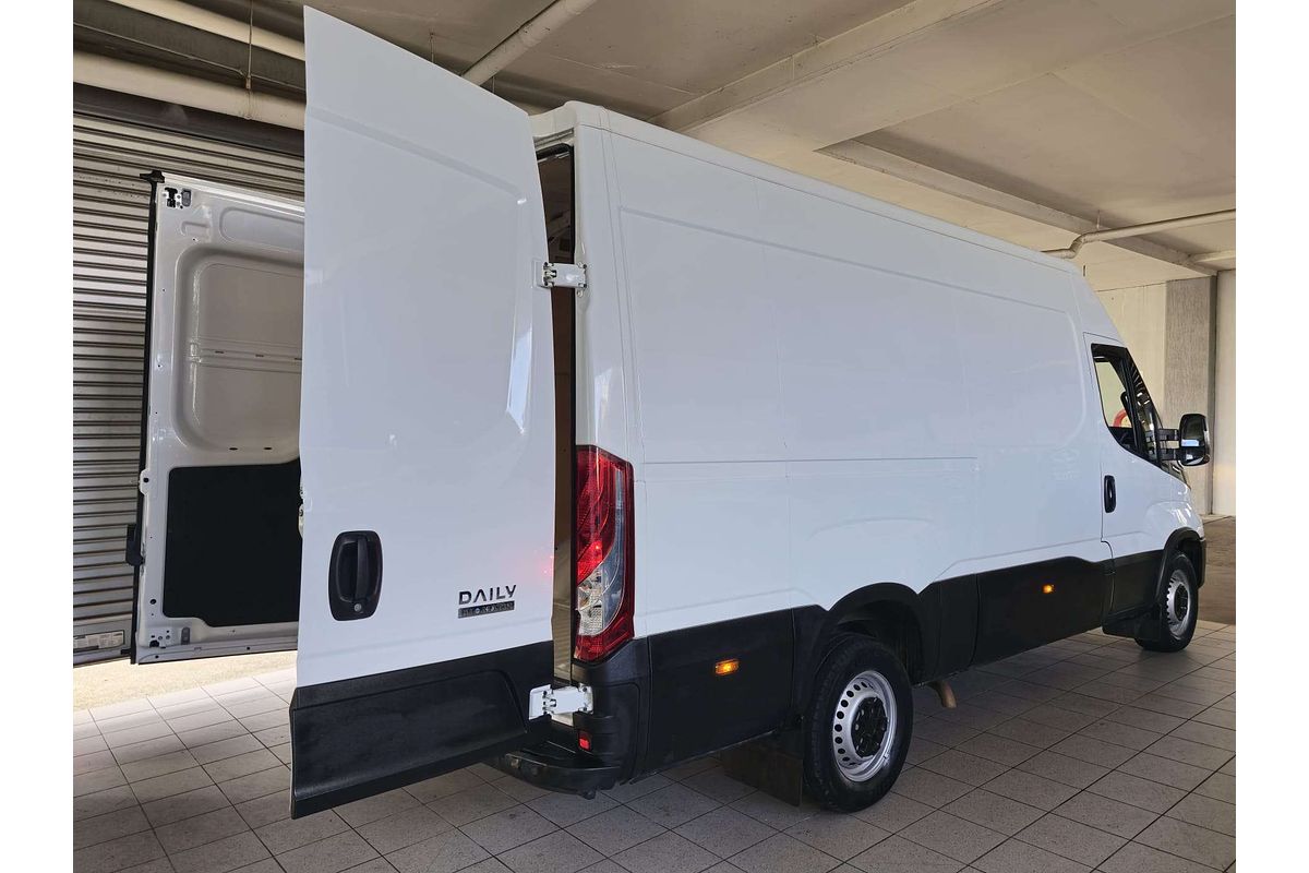 DAILY 35S14V AUTO 2.3L DIESEL