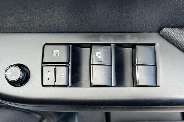 2019 Toyota Hilux SR GUN126R 4X4