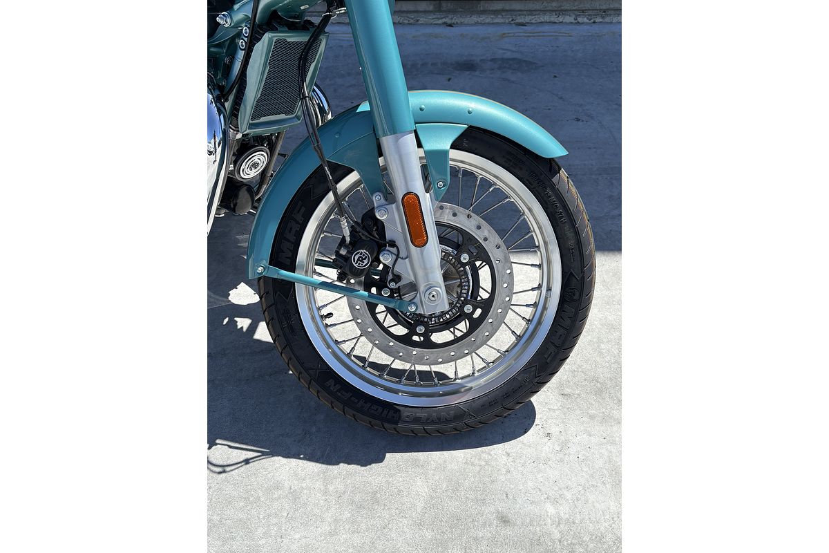 2025 Royal Enfield CLASSIC 650