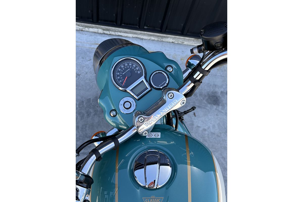 2025 Royal Enfield CLASSIC 650