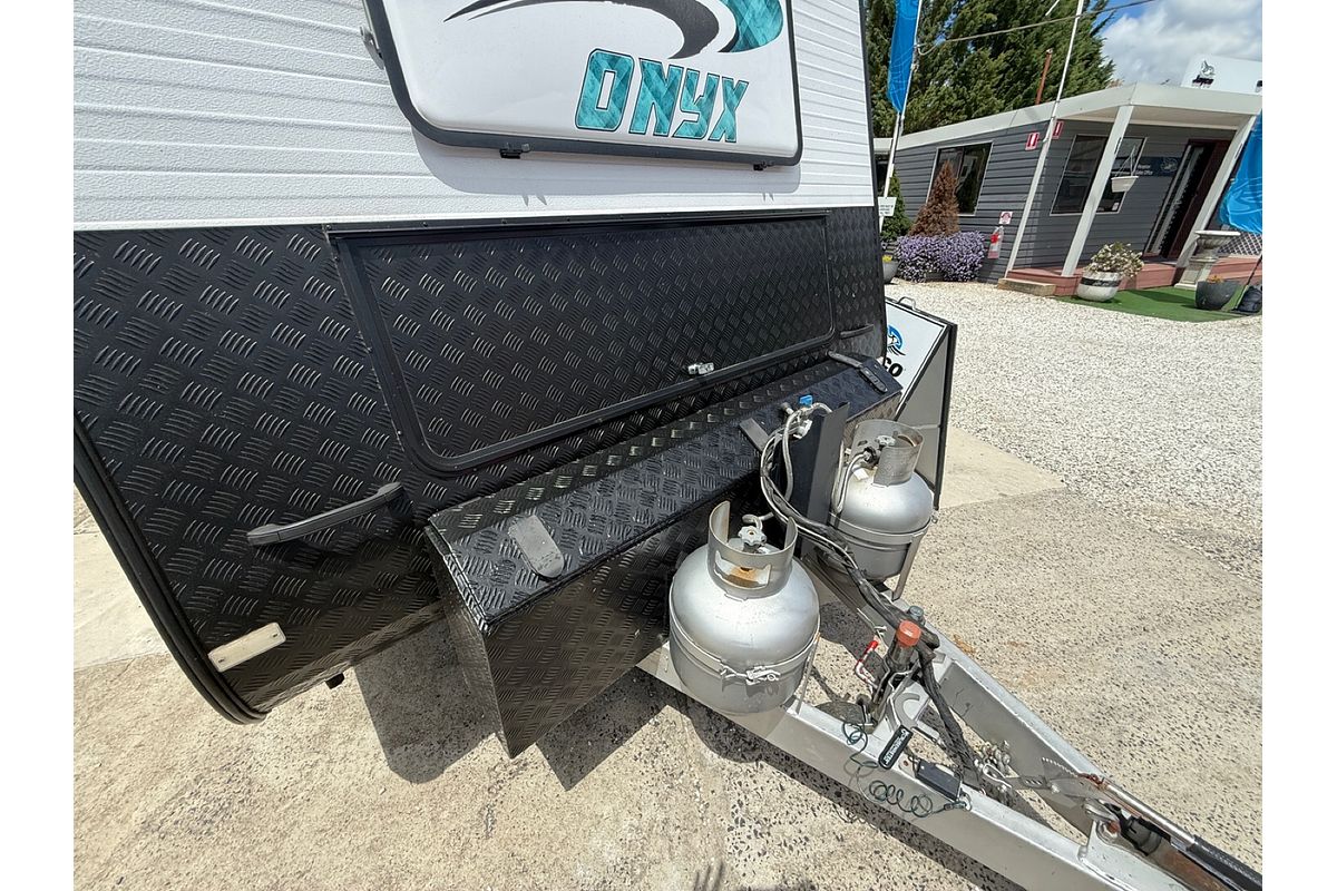 2018 Newlands ONYX CARAVAN