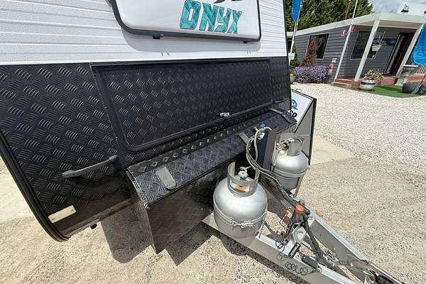 2018 Newlands ONYX CARAVAN