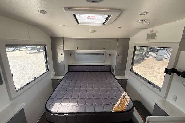 2018 Newlands ONYX CARAVAN