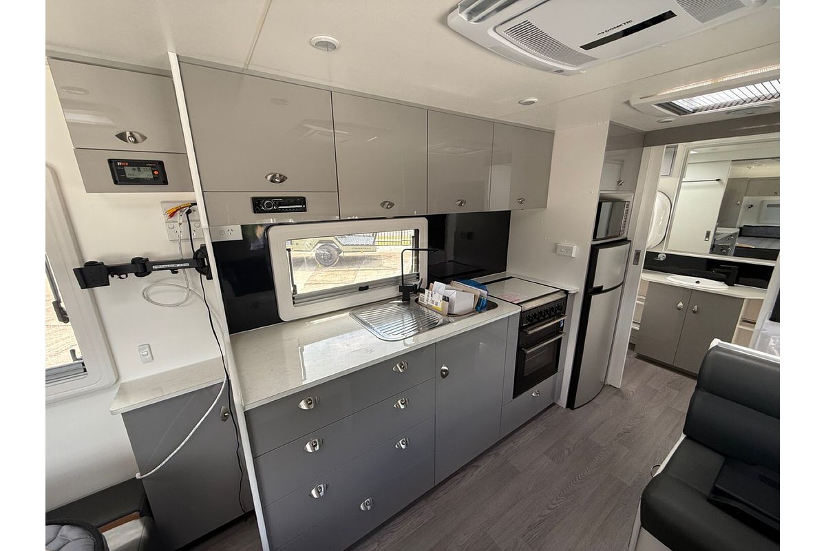 2018 Newlands ONYX CARAVAN