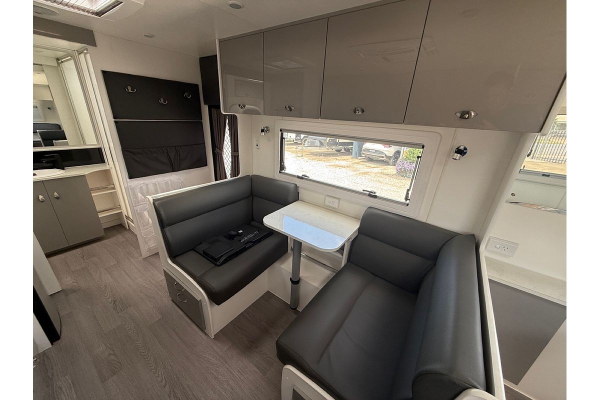 2018 Newlands ONYX CARAVAN