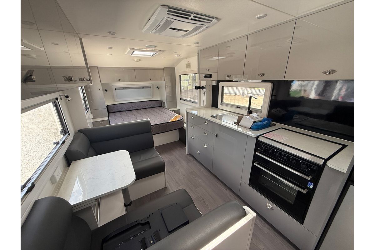 2018 Newlands ONYX CARAVAN