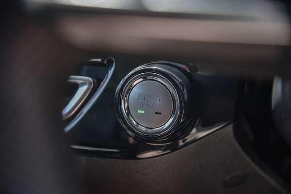 2024 MG HS Excite AS33