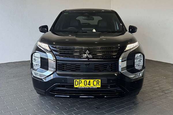 2023 Mitsubishi Outlander LS Black Edition ZM
