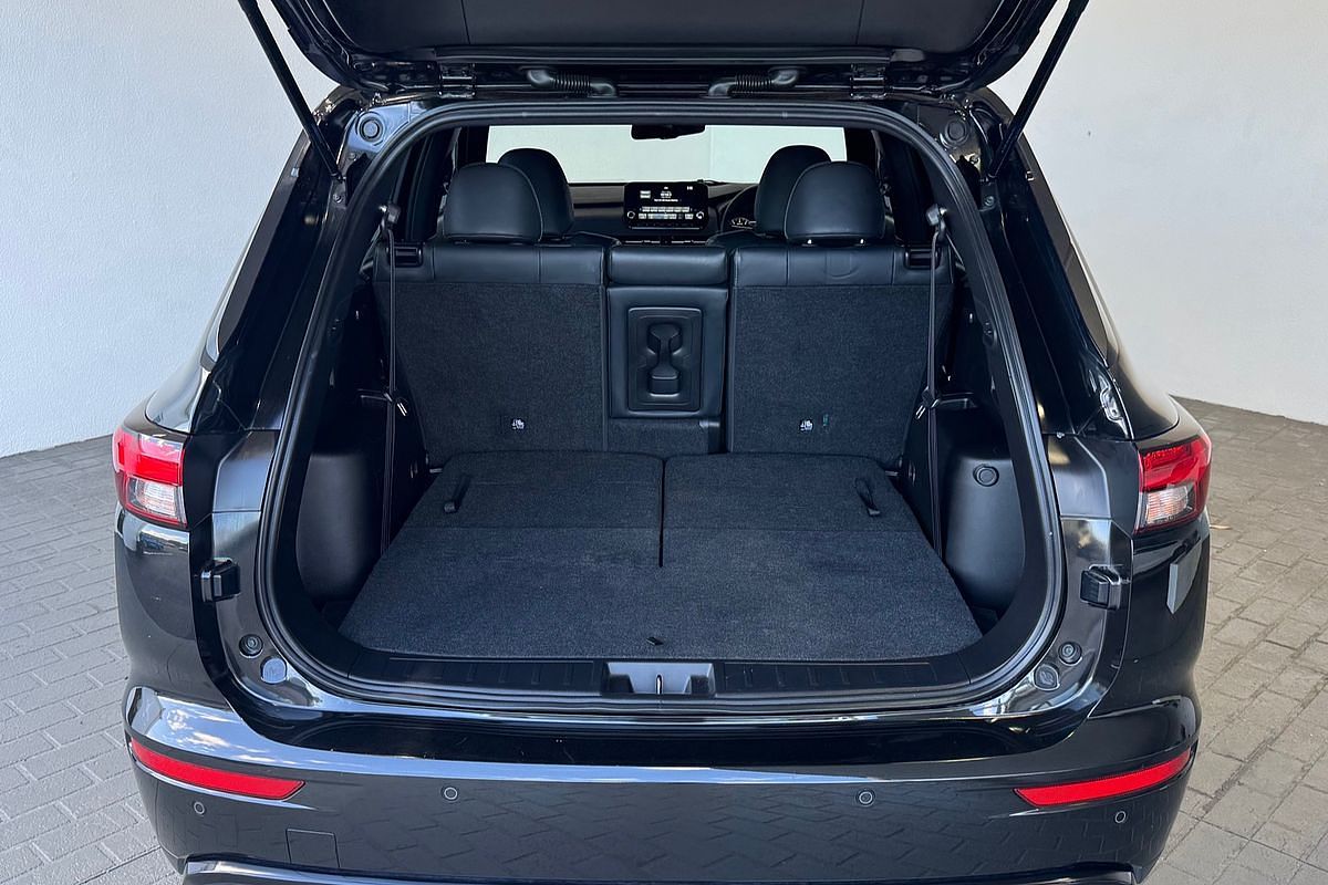 2023 Mitsubishi Outlander LS Black Edition ZM