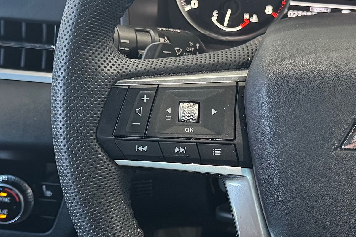 2023 Mitsubishi Outlander LS Black Edition ZM