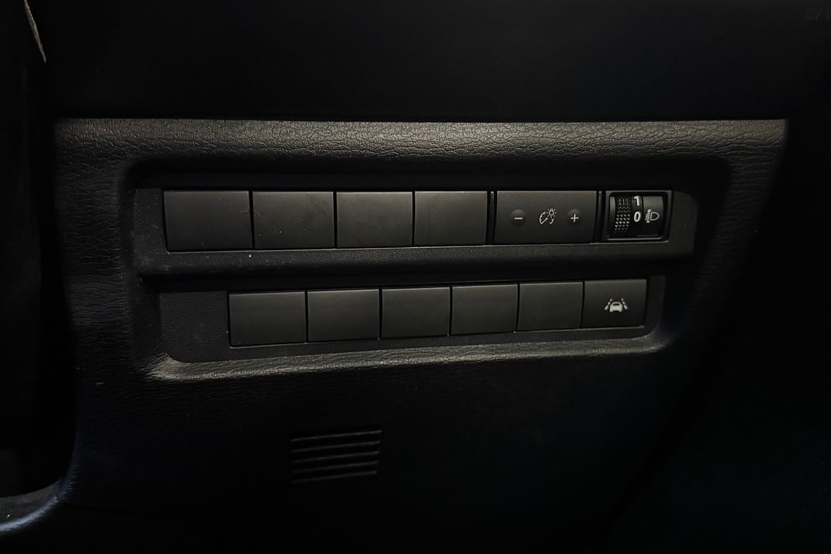 2023 Mitsubishi Outlander LS Black Edition ZM