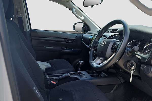 2024 Toyota Hilux SR GUN126R