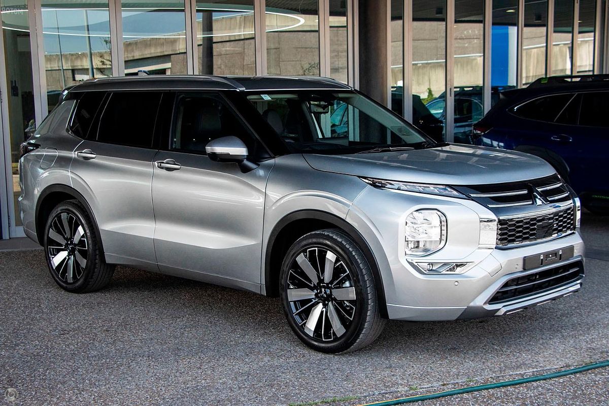 2025 Mitsubishi Outlander Exceed ZM