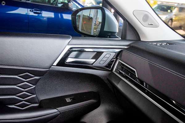 2025 Mitsubishi Outlander Exceed ZM