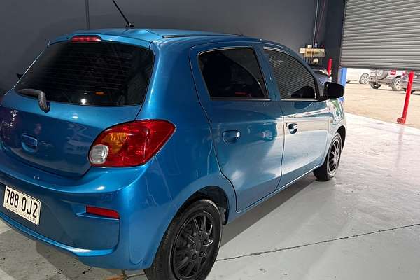 2019 Mitsubishi Mirage ES LA