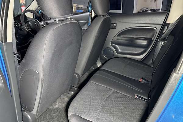 2019 Mitsubishi Mirage ES LA