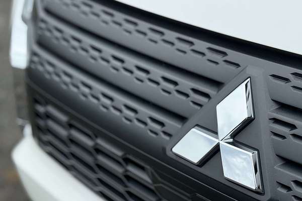 2024 Mitsubishi Eclipse Cross ES YB