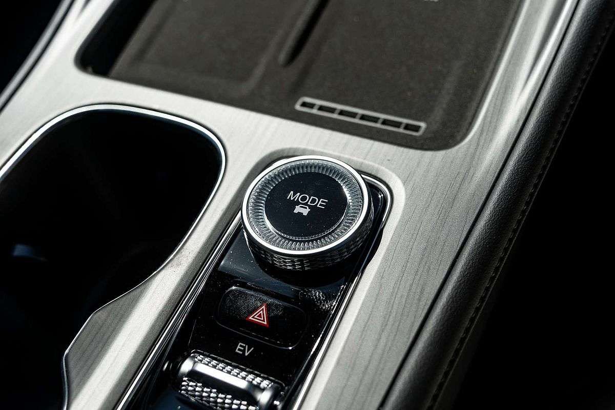 2025 Chery Tiggo 8 Super Hybrid Ultimate T31