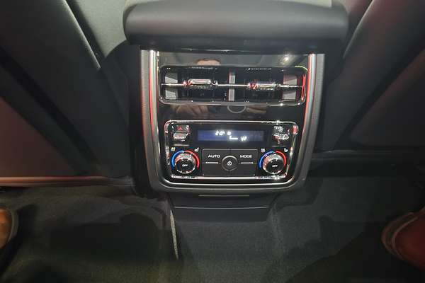 2025 GWM Tank 500 Ultra Hi4-T PHEV P03