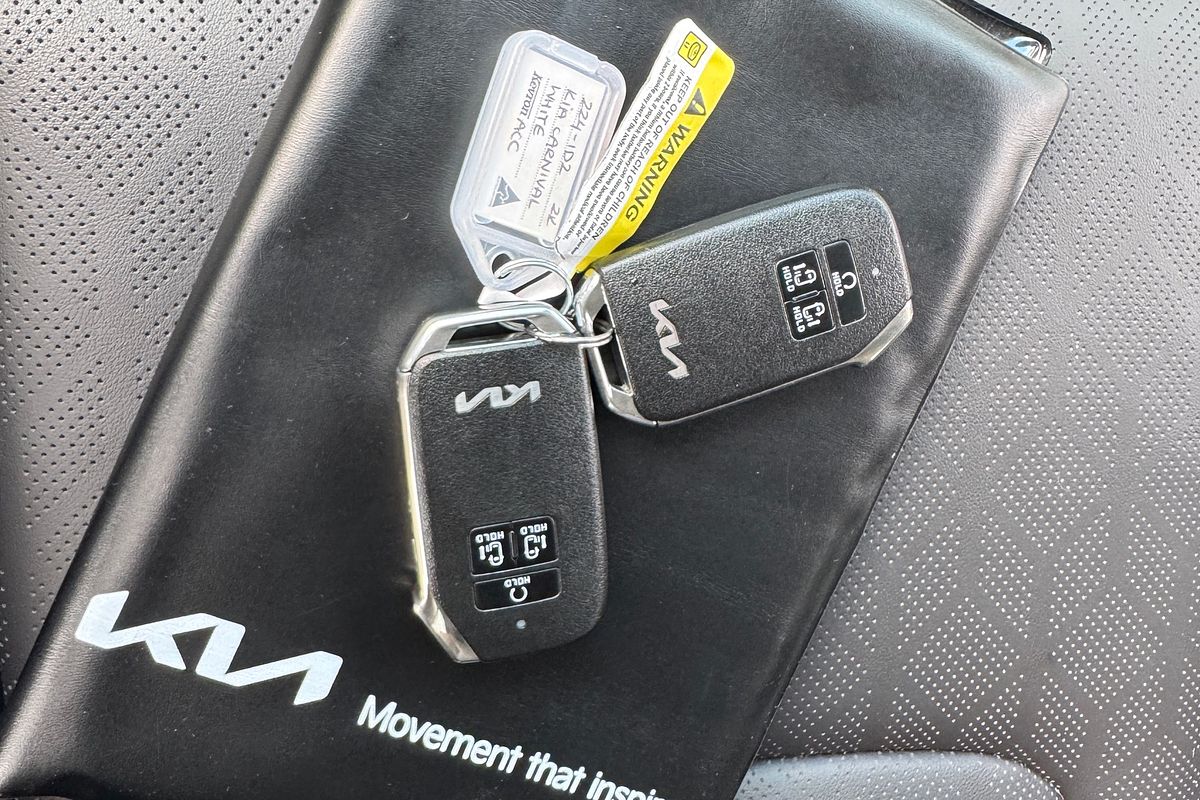 2023 Kia Carnival Special Edition KA4