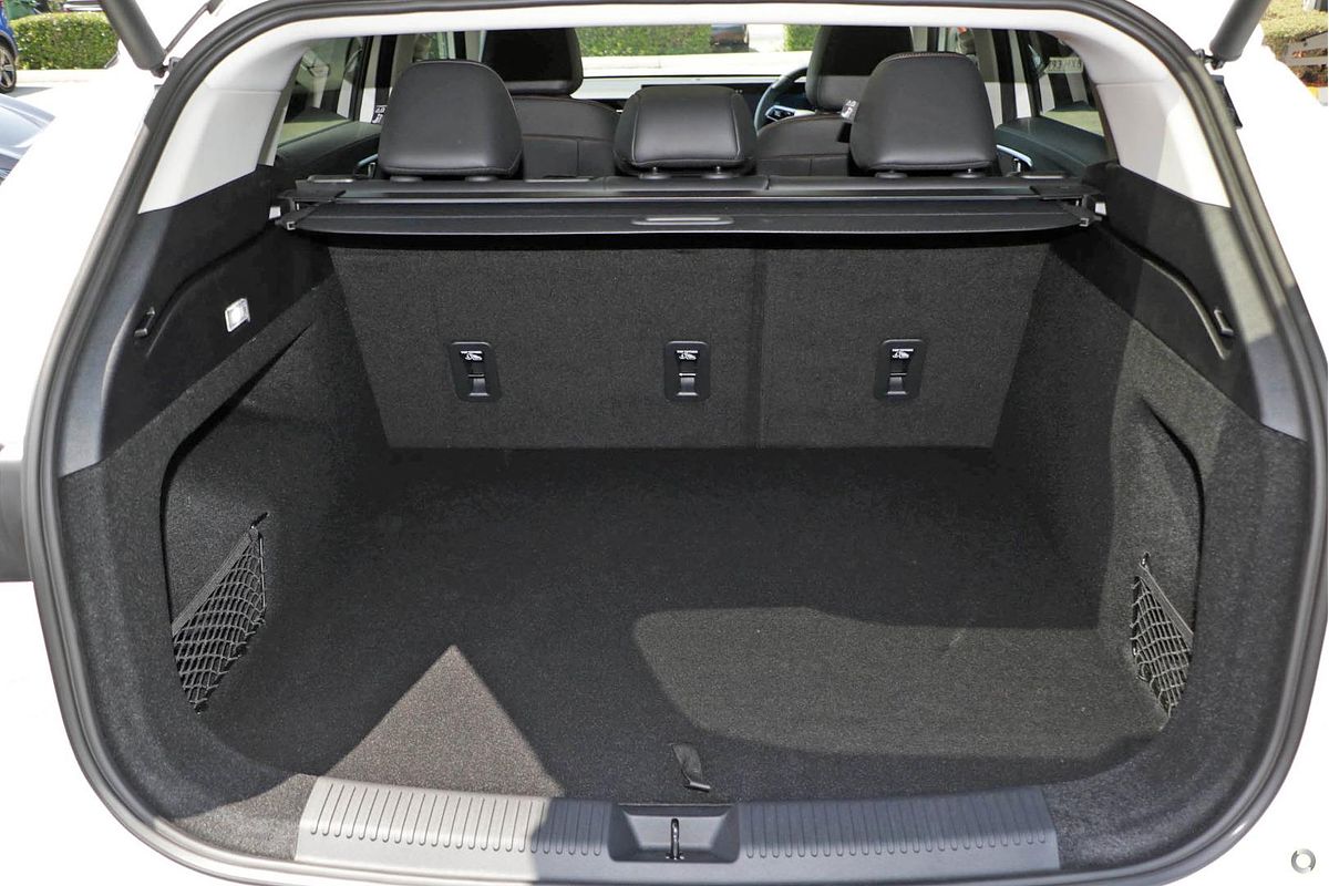 2024 MG HS Essence AS33