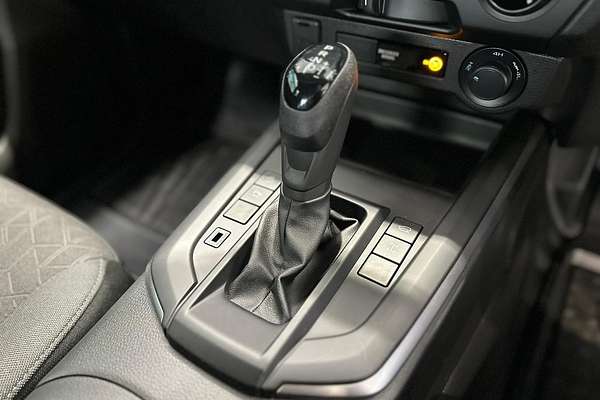 2025 Isuzu D-MAX X-RIDER 4X4