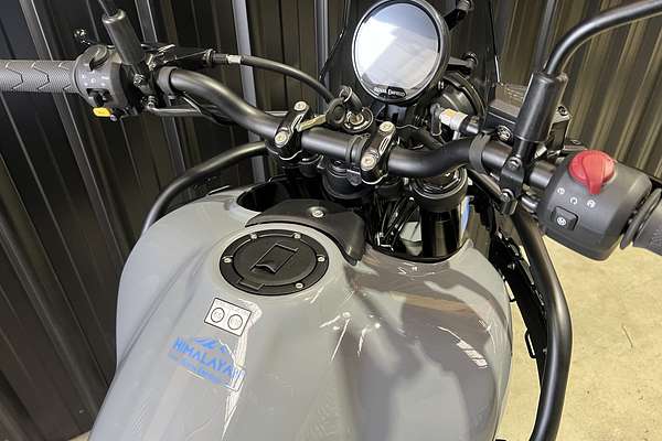 2025 Royal Enfield Himalayan 452