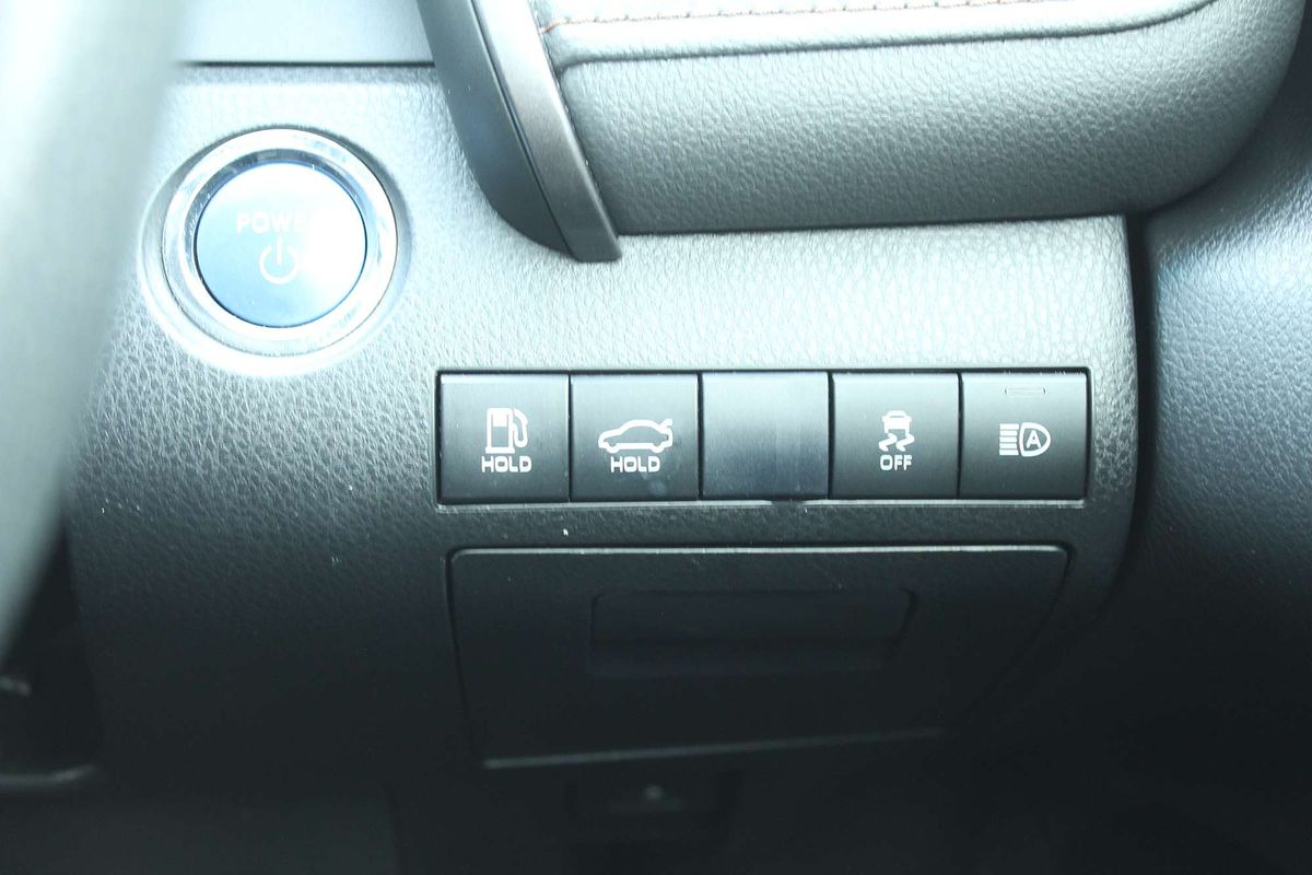 2020 Toyota Camry Ascent AXVH71R