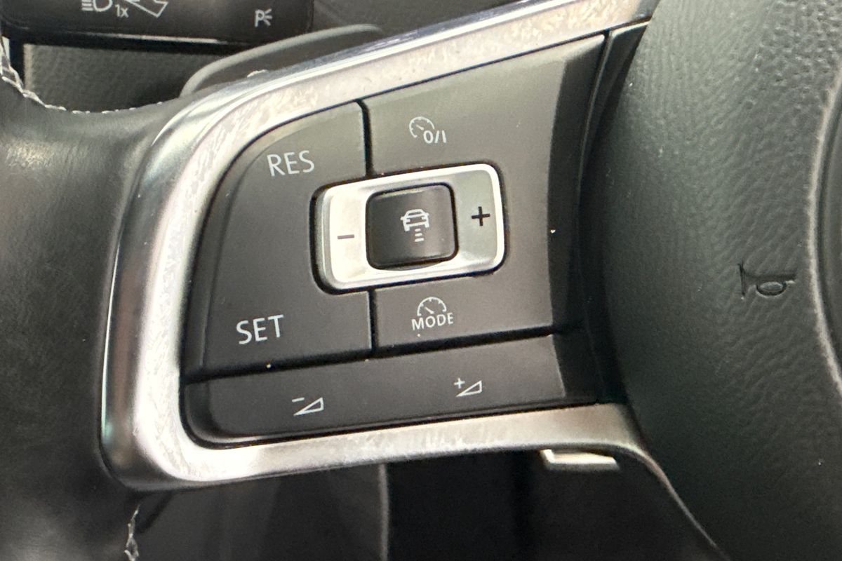 2017 Volkswagen Golf 110 TSI HIGHLINE AU MY17