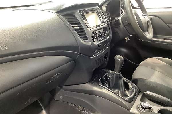 2021 Mitsubishi Triton GLX MR 4X4