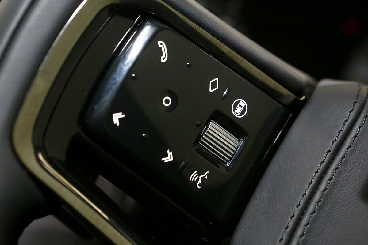 2025 Land Rover Range Rover Evoque P300e Autobiography L551