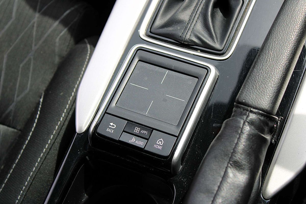 2020 Mitsubishi Eclipse Cross Black Edition YA