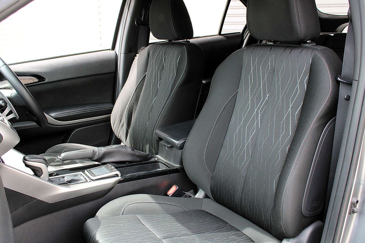 2020 Mitsubishi Eclipse Cross Black Edition YA