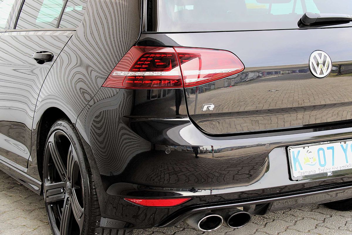 2017 Volkswagen Golf R 7