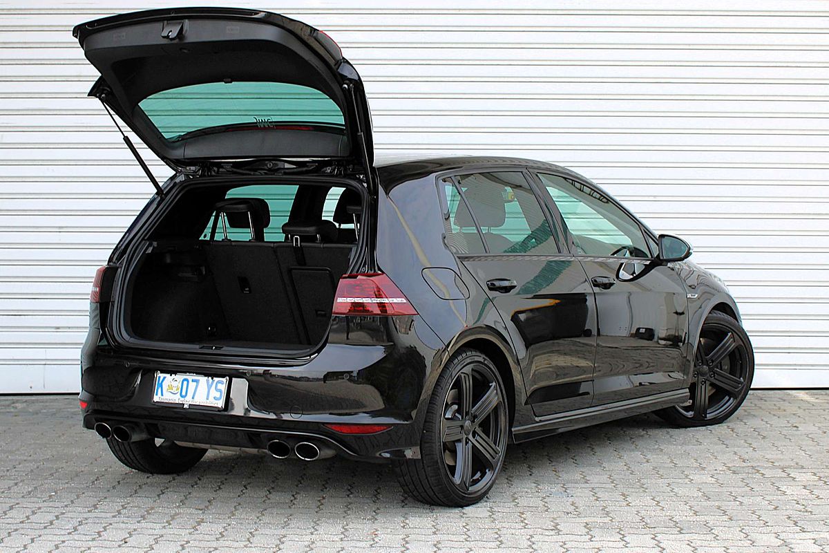 2017 Volkswagen Golf R 7