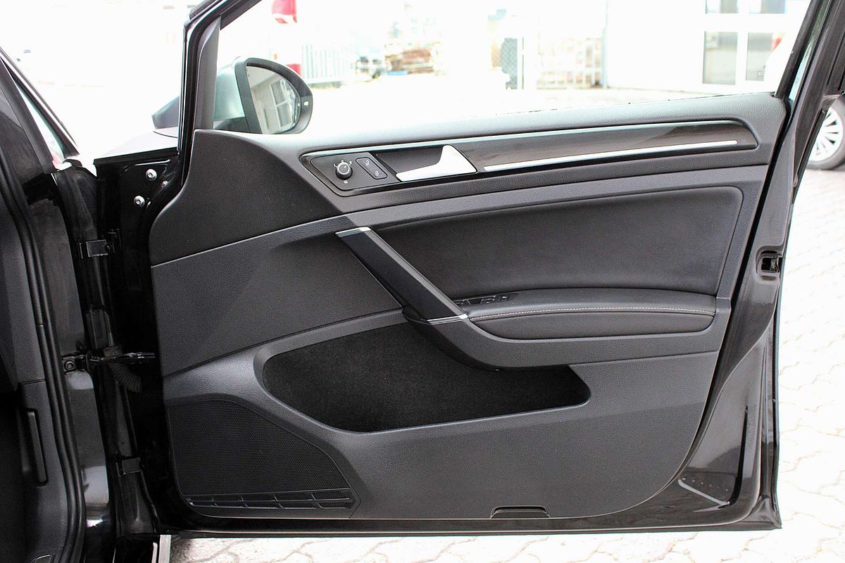 2017 Volkswagen Golf R 7