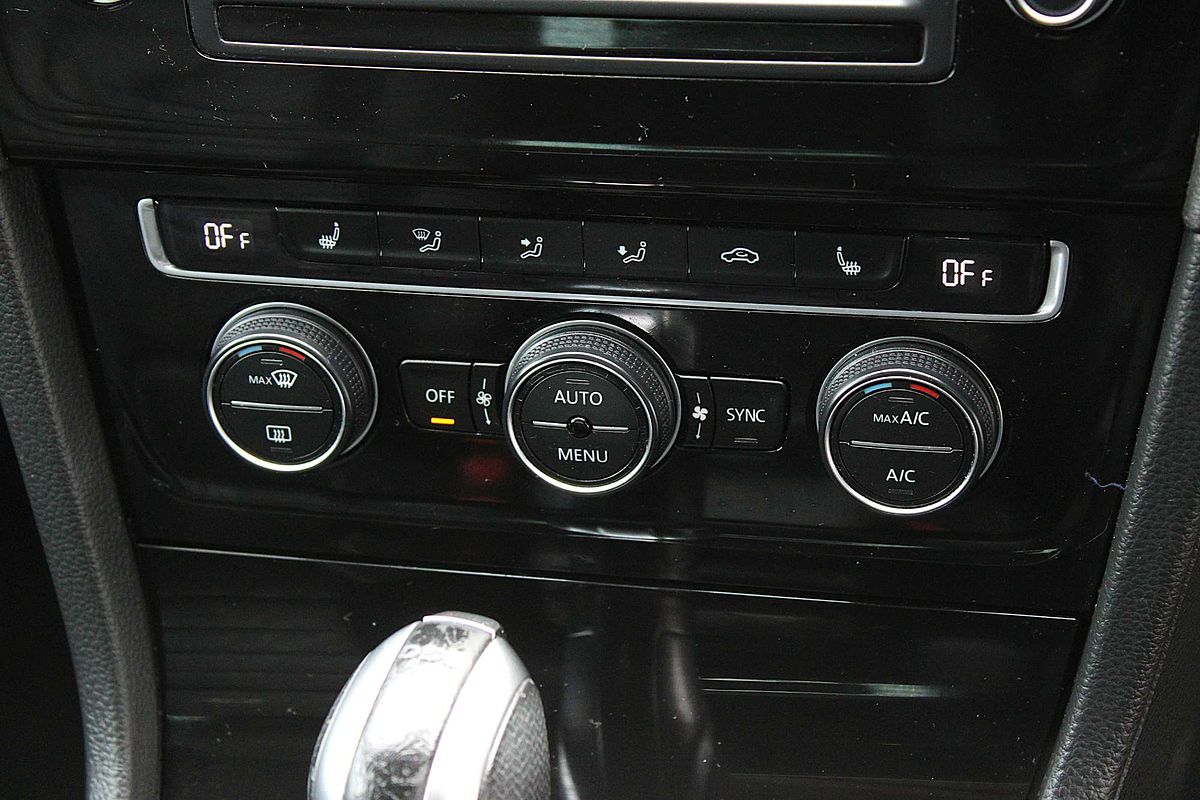 2017 Volkswagen Golf R 7