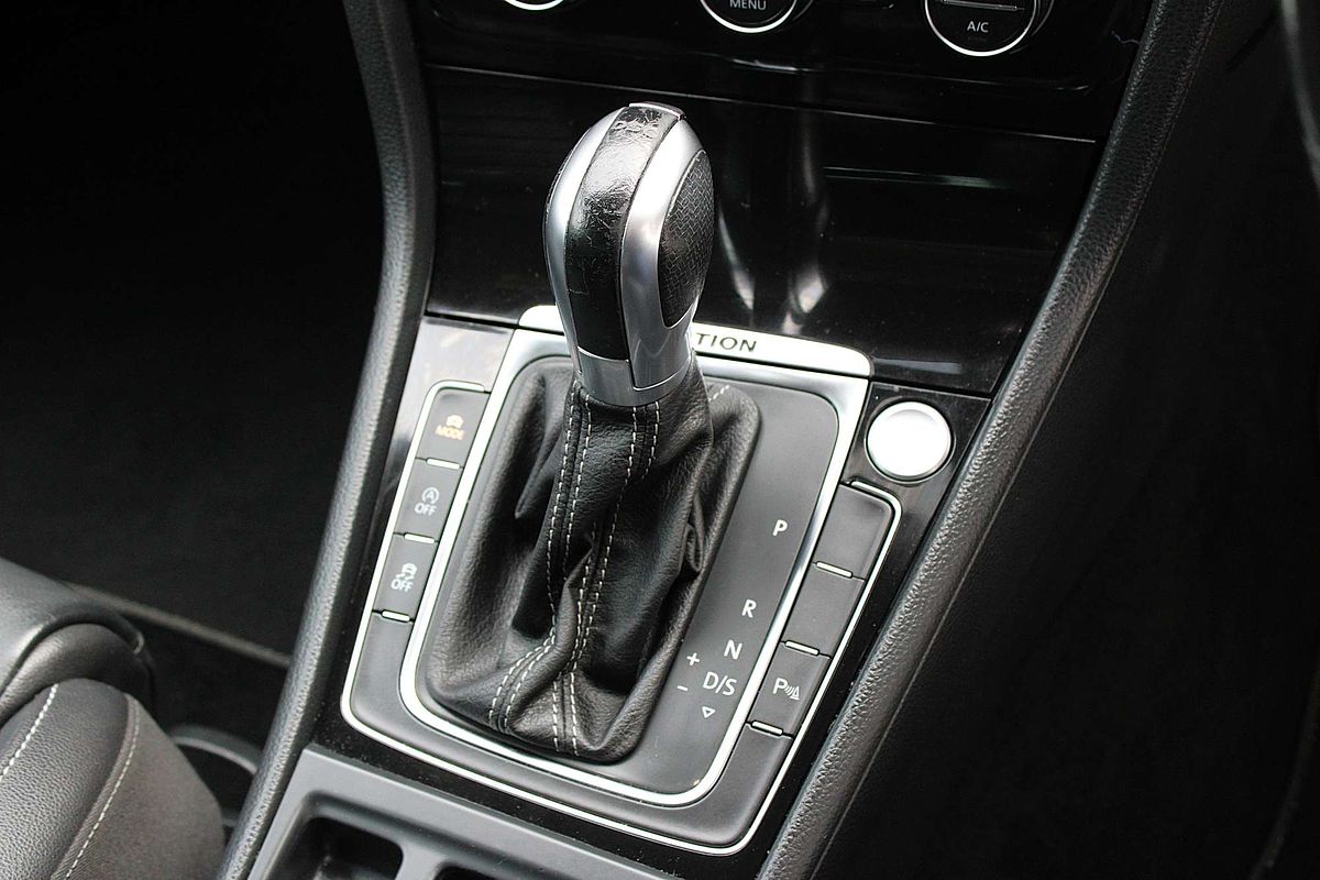 2017 Volkswagen Golf R 7