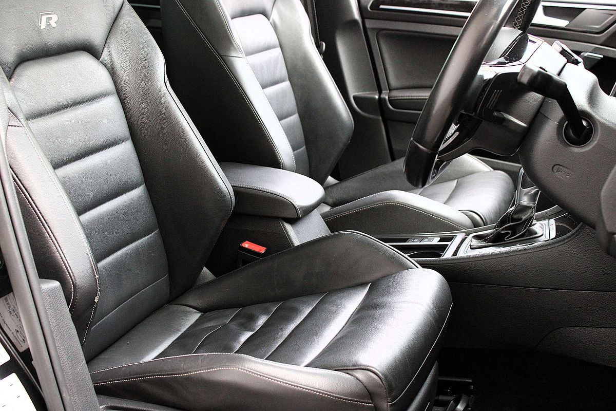 2017 Volkswagen Golf R 7