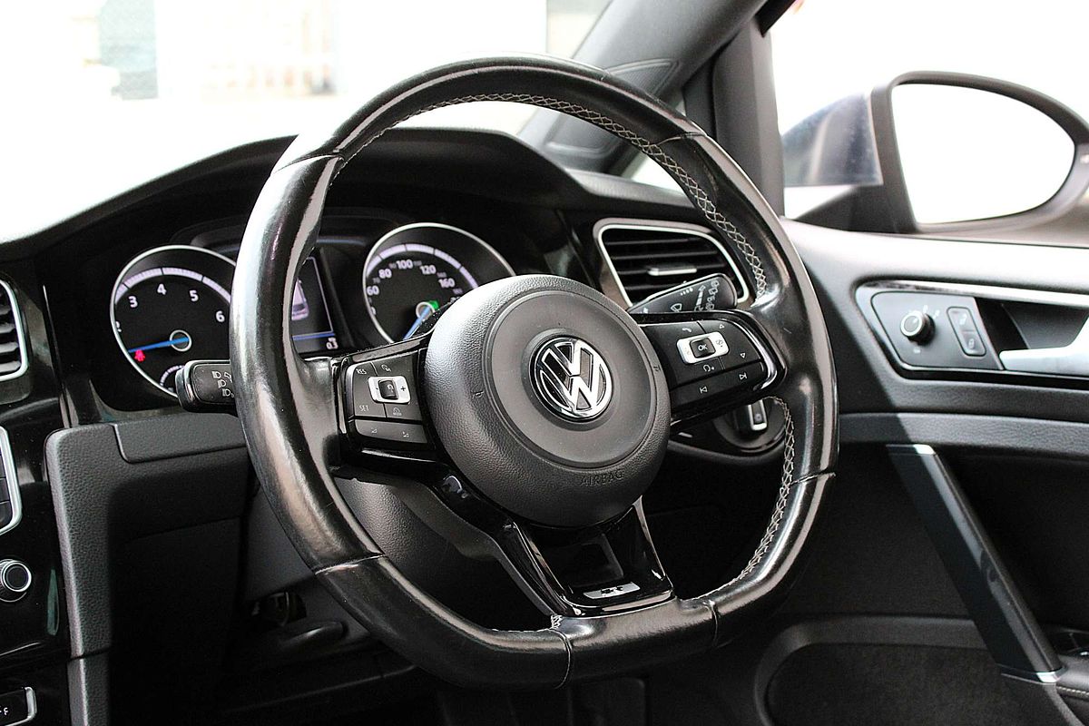 2017 Volkswagen Golf R 7