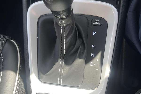 2025 Hyundai Venue Elite QX.V5