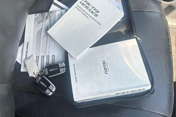 2017 Isuzu MU-X LS-T