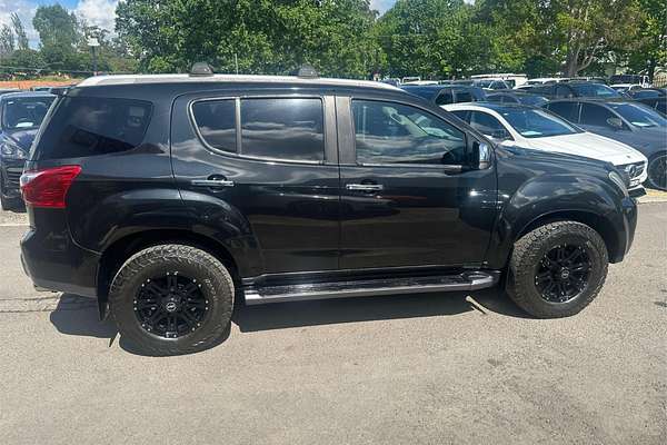 2017 Isuzu MU-X LS-T