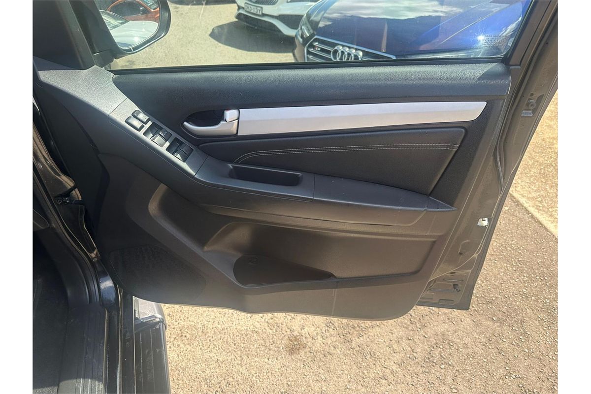 2017 Isuzu MU-X LS-T