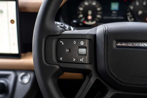 2025 Land Rover Defender 110 P400 X-Dynamic HSE L663