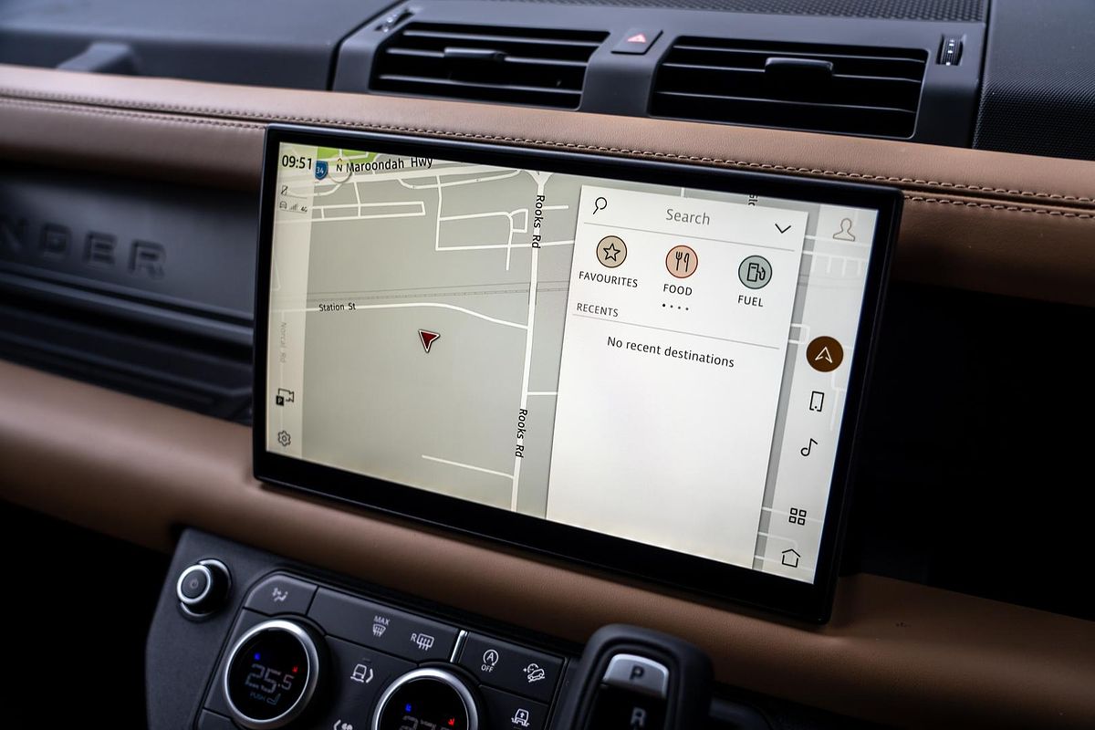 2025 Land Rover Defender 110 P400 X-Dynamic HSE L663