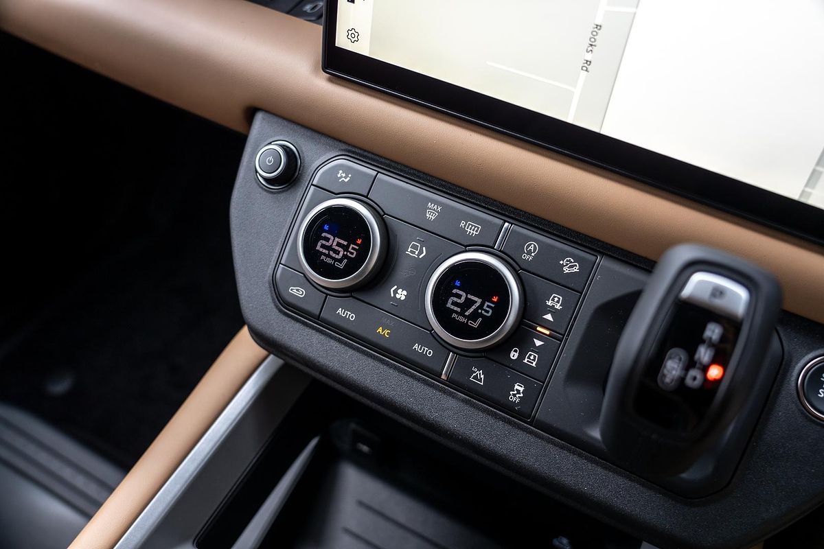 2025 Land Rover Defender 110 P400 X-Dynamic HSE L663