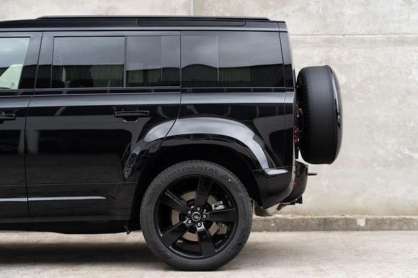 2025 Land Rover Defender 110 P400 X-Dynamic HSE L663