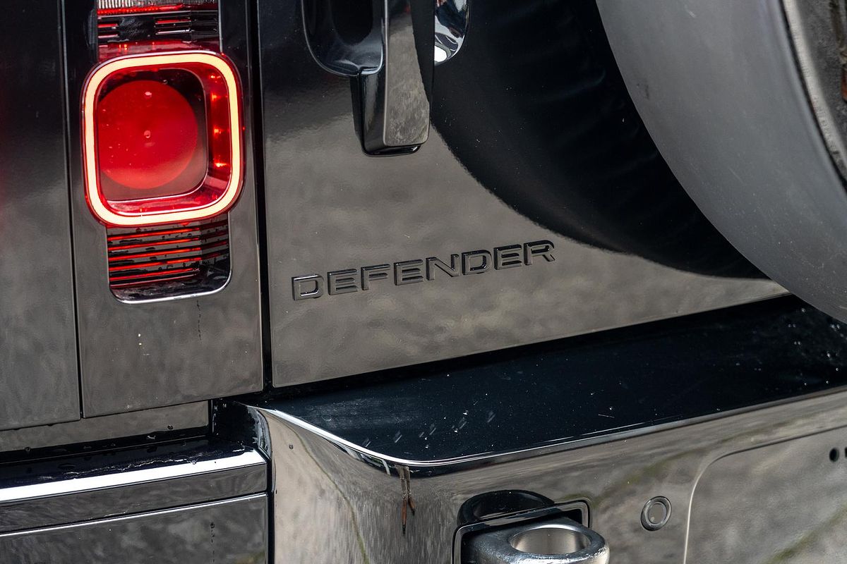 2025 Land Rover Defender 110 P400 X-Dynamic HSE L663